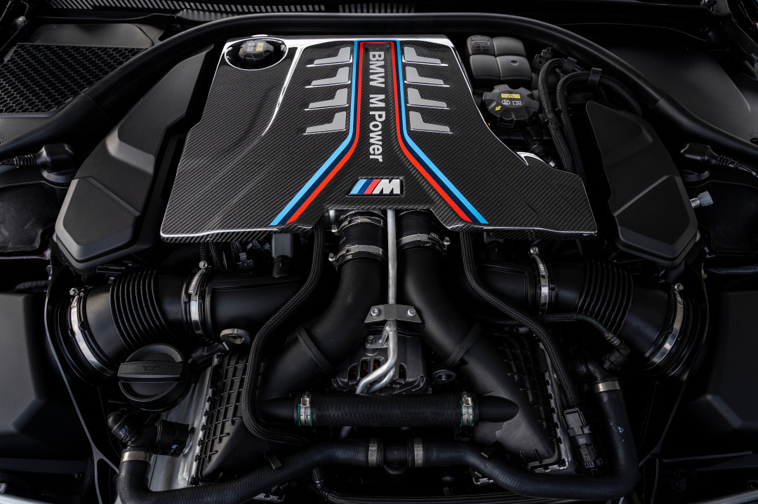 SMALL_P90369551_highRes_the-new-bmw-m8-gran-